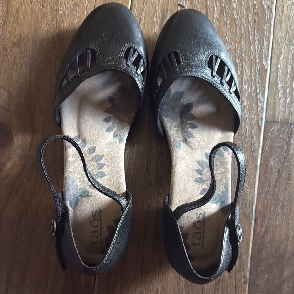 Taos Footwear Women's Black Leather Shoes